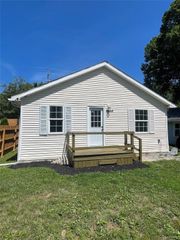 5685 Venice Road, Frenchtown Township, MI 48166