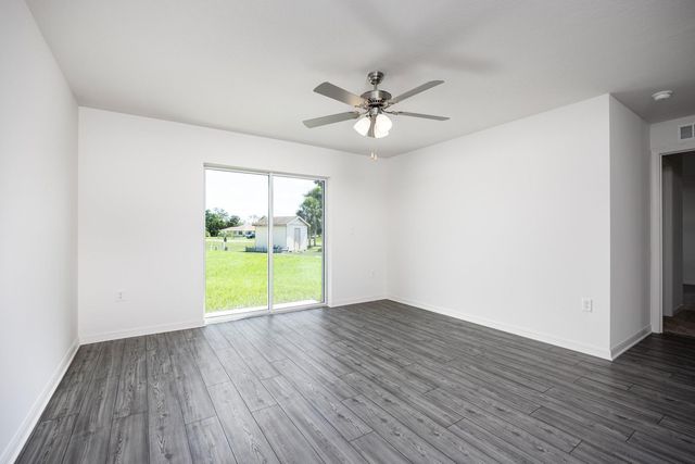 2737 SE Mariposa Ave, Port St Lucie, FL 34983