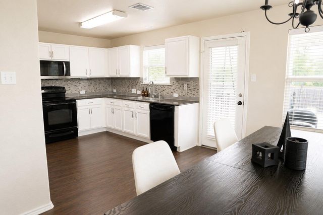 214 Lidell ST, Hutto, TX 78634