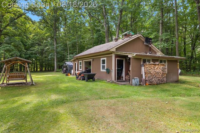 2201 E Gunn Road, Rochester, MI 48306