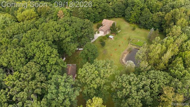 2201 E Gunn Road, Rochester, MI 48306