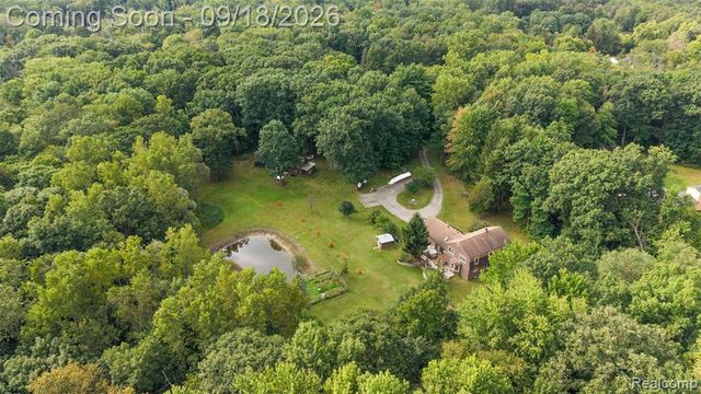 2201 E Gunn Road, Rochester, MI 48306