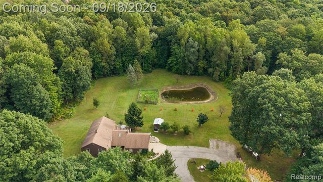2201 E Gunn Road, Rochester, MI 48306