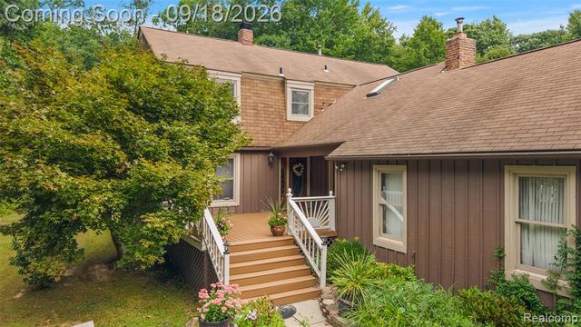 2201 E Gunn Road, Rochester, MI 48306