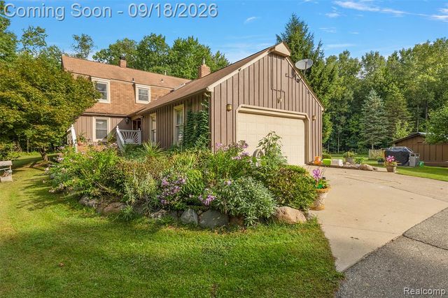 2201 E Gunn Road, Rochester, MI 48306