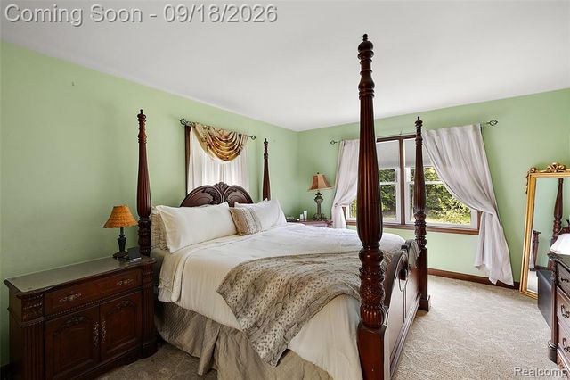 2201 E Gunn Road, Rochester, MI 48306