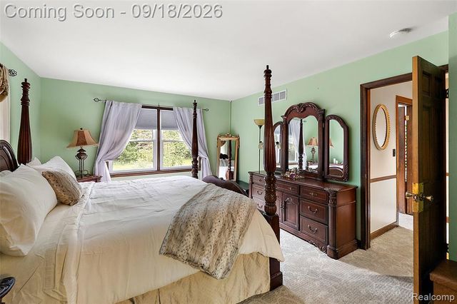 2201 E Gunn Road, Rochester, MI 48306