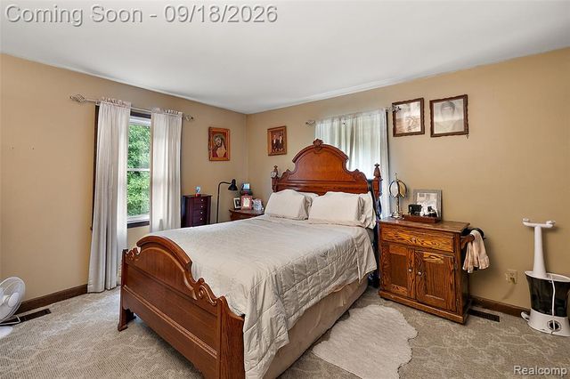 2201 E Gunn Road, Rochester, MI 48306