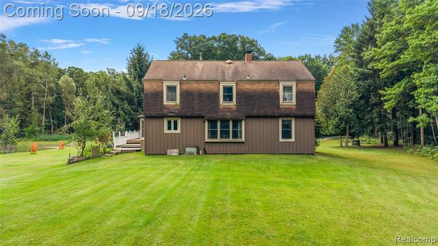 2201 E Gunn Road, Rochester, MI 48306
