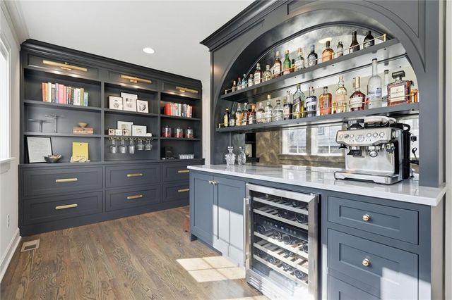 103 W 67th Terrace, Kansas City, MO 64113