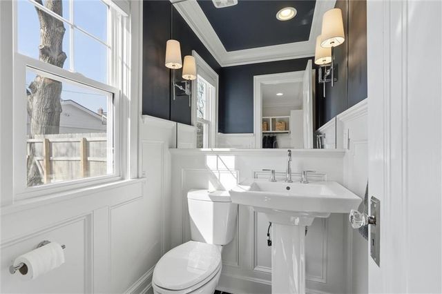 103 W 67th Terrace, Kansas City, MO 64113