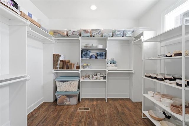 103 W 67th Terrace, Kansas City, MO 64113