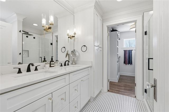 103 W 67th Terrace, Kansas City, MO 64113