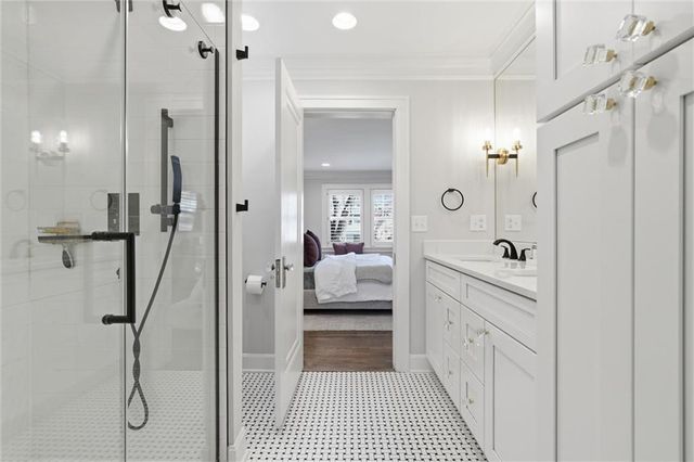 103 W 67th Terrace, Kansas City, MO 64113