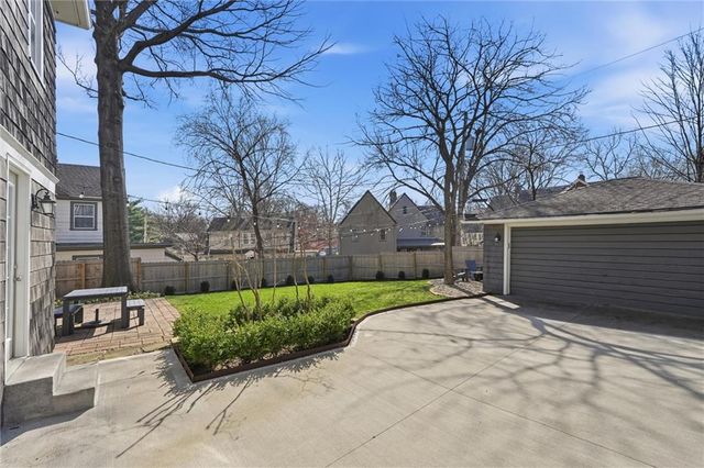 103 W 67th Terrace, Kansas City, MO 64113