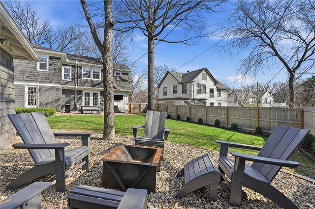 103 W 67th Terrace, Kansas City, MO 64113