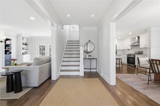 103 W 67th Terrace, Kansas City, MO 64113