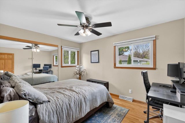 1801 Kimberly AVENUE, Milwaukee, WI 53221