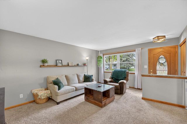 1801 Kimberly AVENUE, Milwaukee, WI 53221