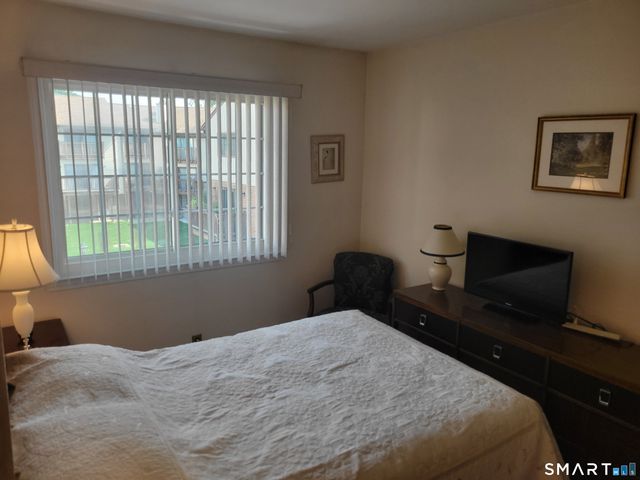 237 Strawberry Hill Avenue 23, Stamford, CT 06902