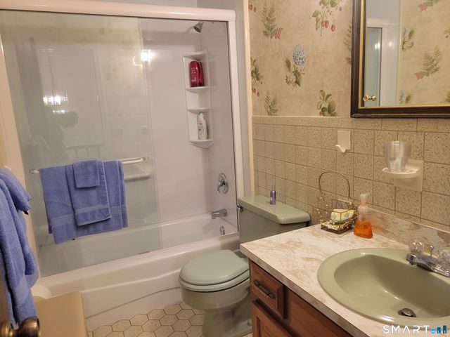 237 Strawberry Hill Avenue 23, Stamford, CT 06902
