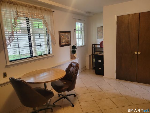 237 Strawberry Hill Avenue 23, Stamford, CT 06902