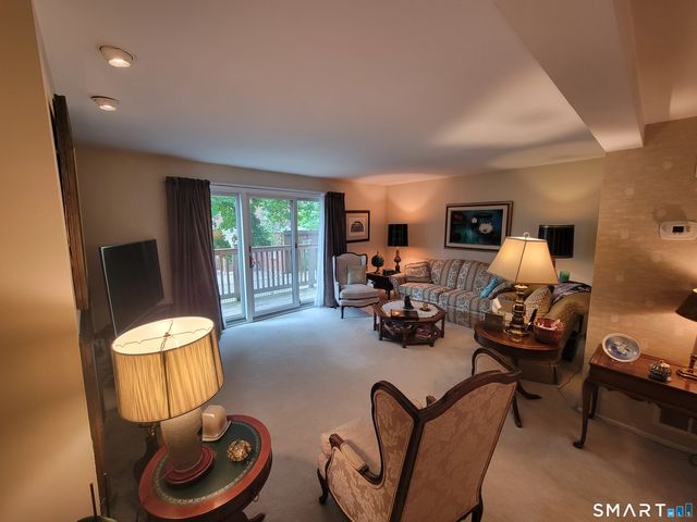 237 Strawberry Hill Avenue 23, Stamford, CT 06902