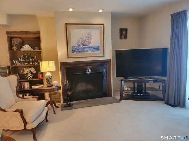 237 Strawberry Hill Avenue 23, Stamford, CT 06902