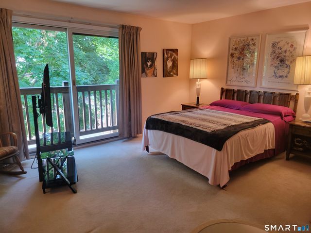 237 Strawberry Hill Avenue 23, Stamford, CT 06902