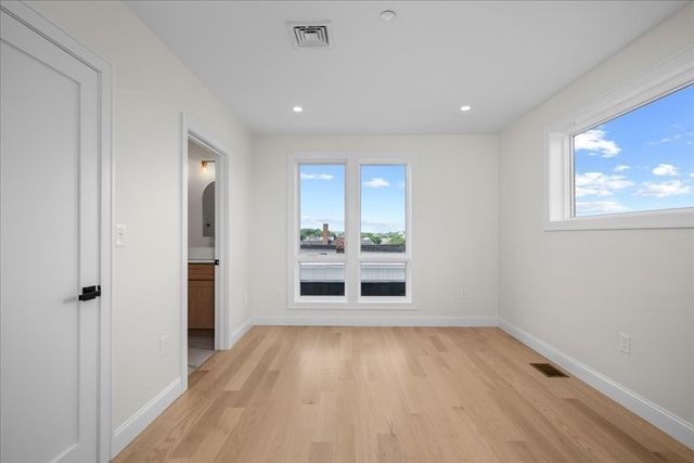 595 Broadway 302, Somerville, MA 02145