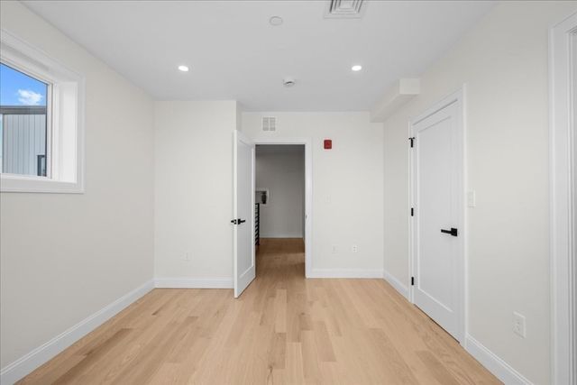 595 Broadway 302, Somerville, MA 02145