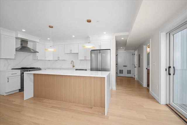 595 Broadway 302, Somerville, MA 02145
