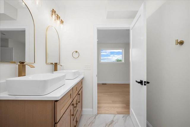 595 Broadway 302, Somerville, MA 02145