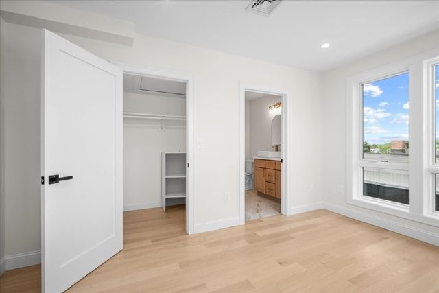 595 Broadway 302, Somerville, MA 02145