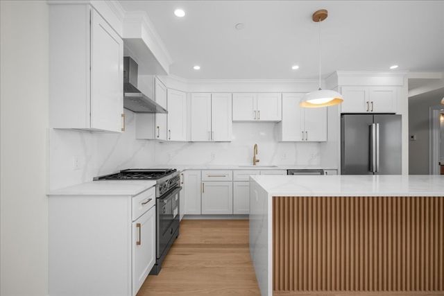 595 Broadway 302, Somerville, MA 02145