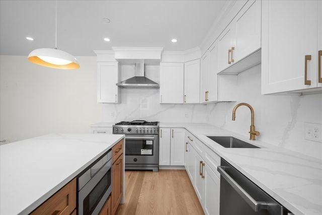 595 Broadway 302, Somerville, MA 02145