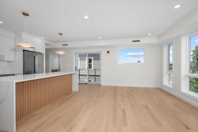 595 Broadway 302, Somerville, MA 02145
