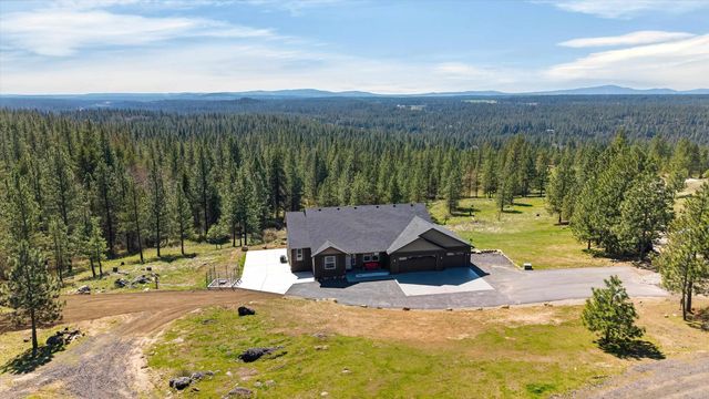 6528 E Robin Ln, Chattaroy, WA 99003