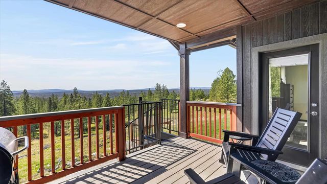 6528 E Robin Ln, Chattaroy, WA 99003