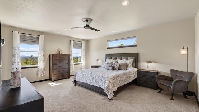 6528 E Robin Ln, Chattaroy, WA 99003