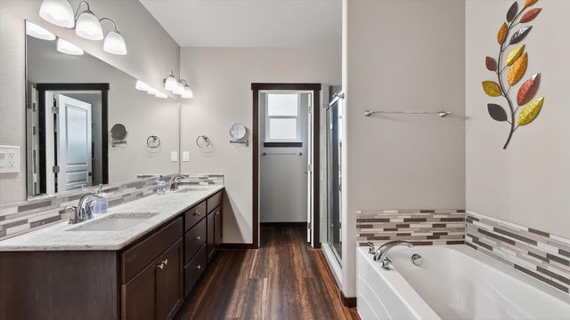 6528 E Robin Ln, Chattaroy, WA 99003