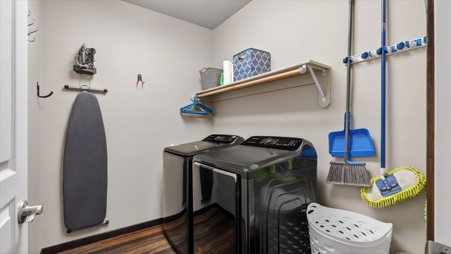 6528 E Robin Ln, Chattaroy, WA 99003