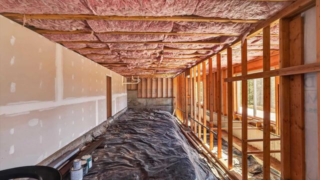 6528 E Robin Ln, Chattaroy, WA 99003