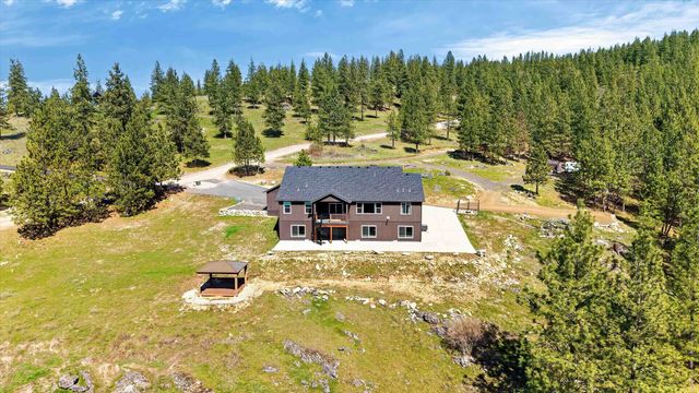 6528 E Robin Ln, Chattaroy, WA 99003