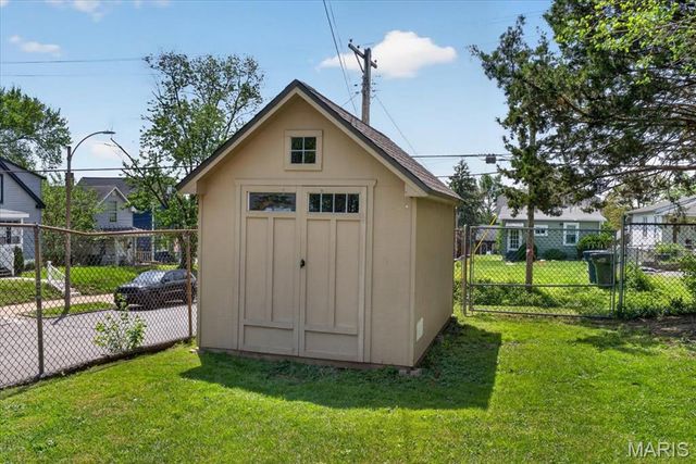 6420 Marmaduke Avenue, St Louis, MO 63139