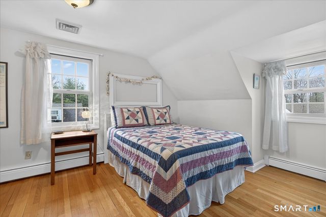 13 West Slope Lane, Hamden, CT 06517