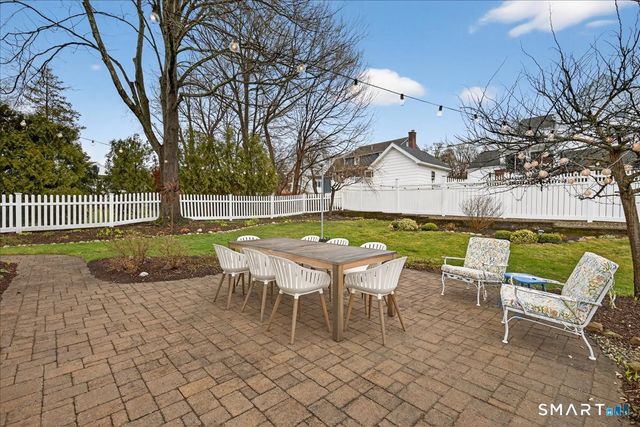 13 West Slope Lane, Hamden, CT 06517