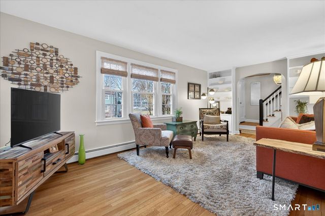 13 West Slope Lane, Hamden, CT 06517