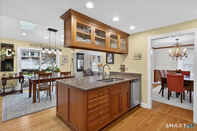 13 West Slope Lane, Hamden, CT 06517