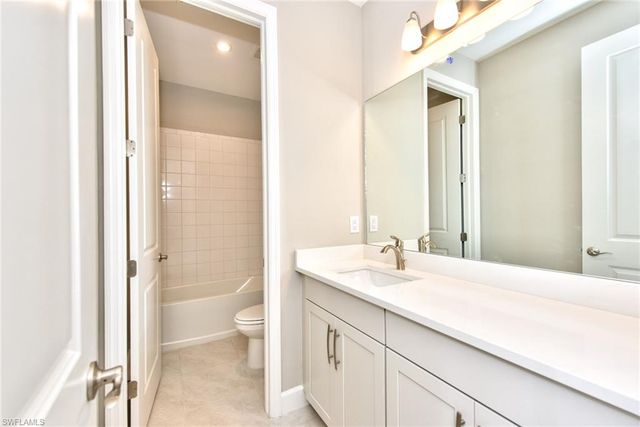 2066 Grove DR, Naples, FL 34120